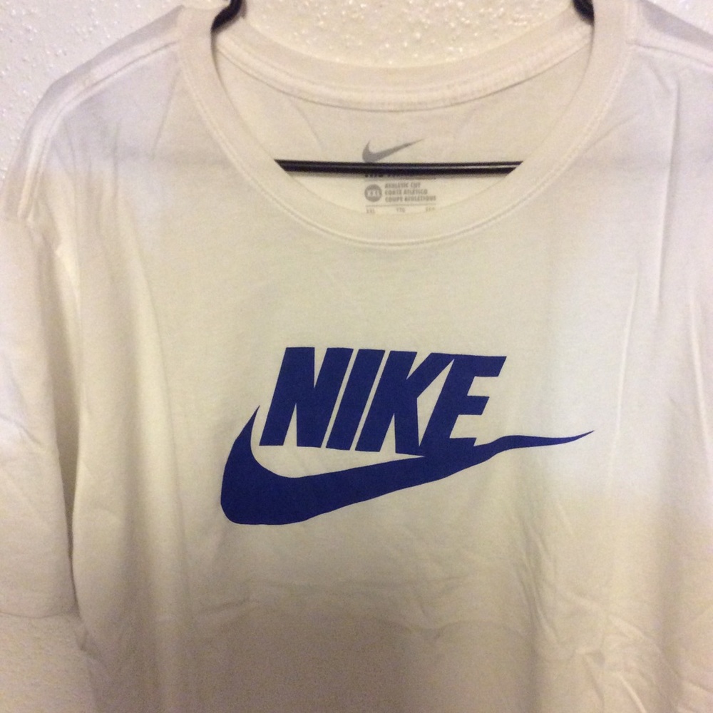 Nike T-Shirt- Size XXL
